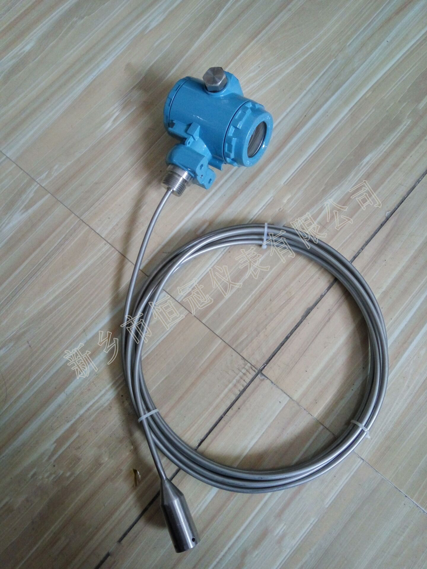 江蘇省訂制的智能油位傳感器（鋼纜型）已發(fā)貨，杜經(jīng)理您保持手機(jī)暢通，以方便接收